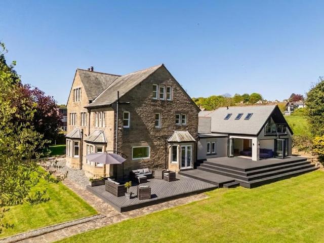 House for sale in Rawdon, West Yorkshire