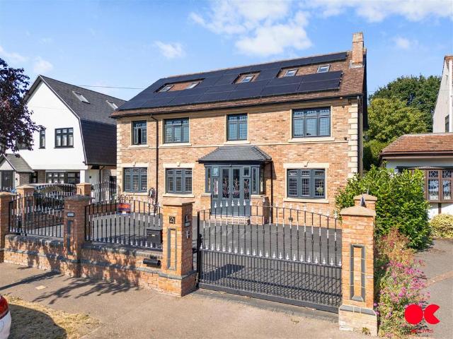 House for sale in Ardleigh Green, Greater London