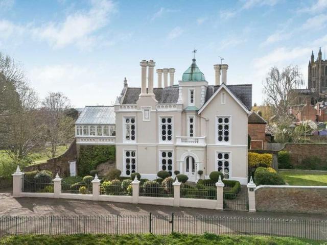 House for sale in Portfields, Lower Bullingham