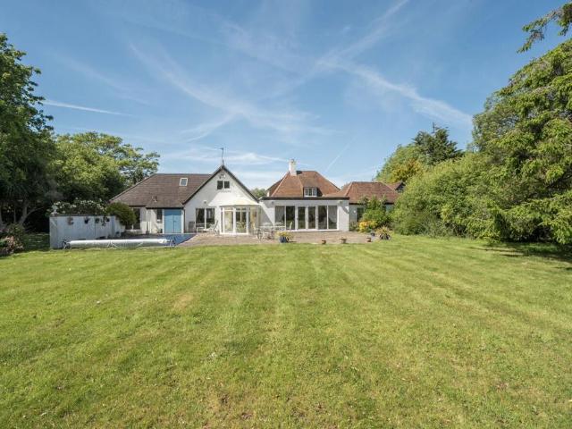 House for sale in Littlecote, West Sussex