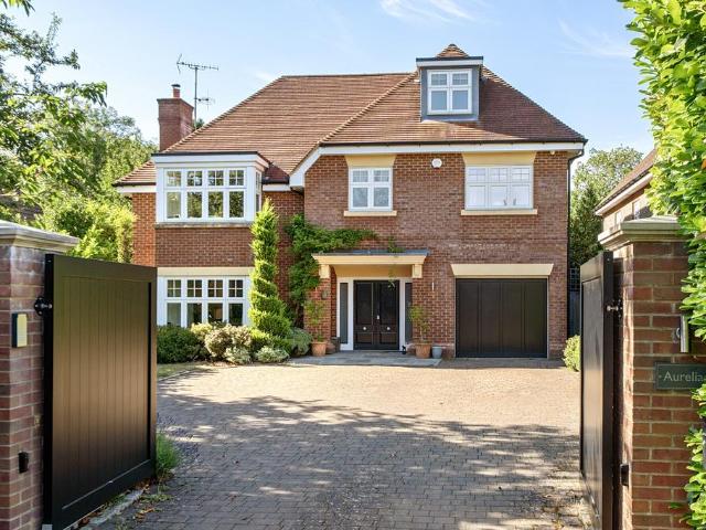 House for sale in Walton On The Hill, Red Hill