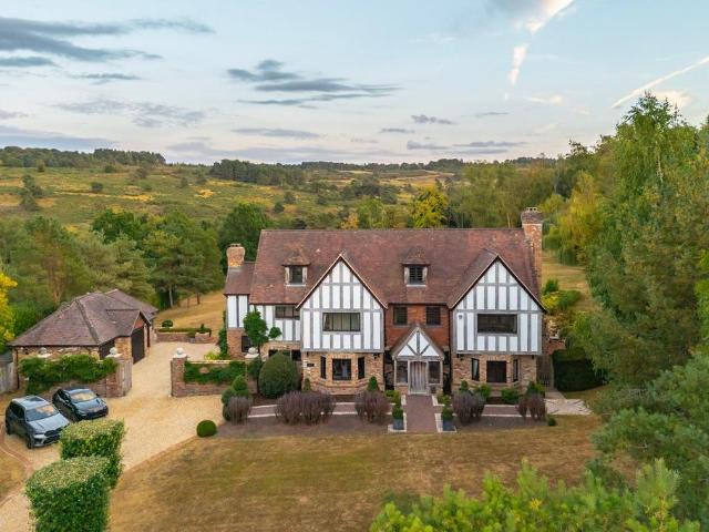 House for sale in Chuck Hatch, Cross In Hand