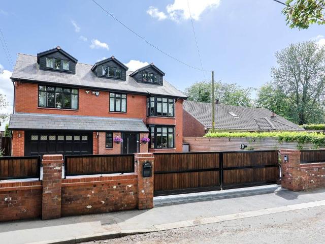 House for sale in Roby Mill, Lancashire