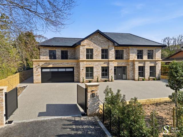 House for sale in Oldfield Brow, Trafford Park