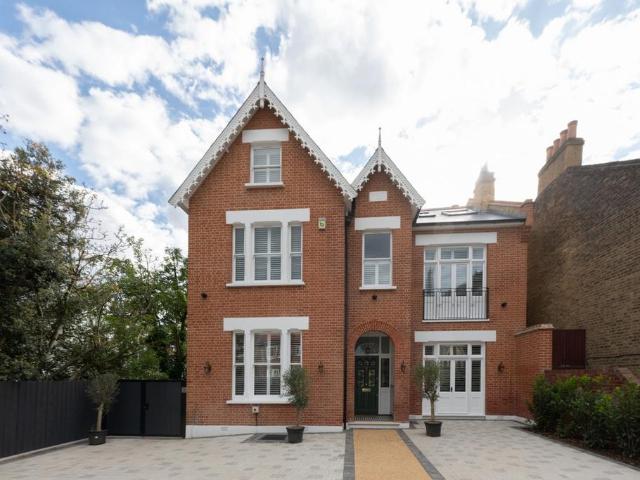 House for sale in Leytonstone, Greater London
