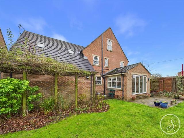 House for sale in Whitkirk, Colton