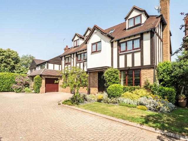 House for sale in Highway, Maidenhead