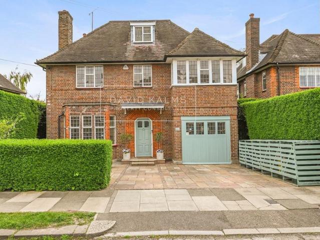 House for sale in Hampstead Garden Suburb, Greater London