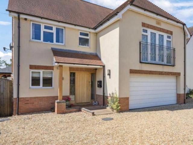 House for sale in Calverton End, Milton Keynes