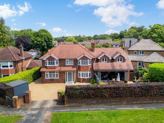 House for sale in Thelwall, Warrington