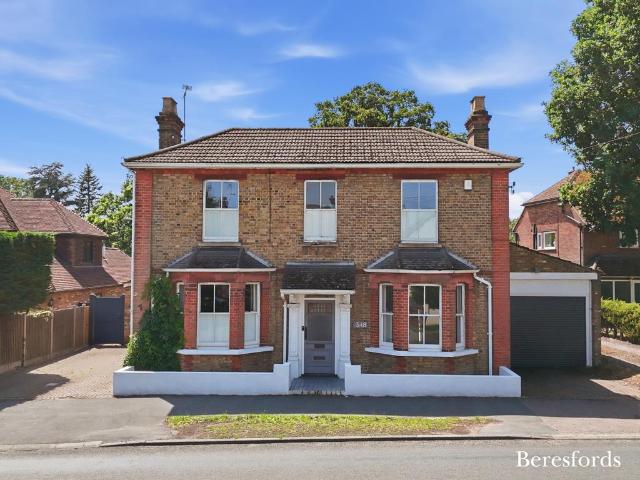 House for sale in Pilgrims' Hatch, Navestock Side