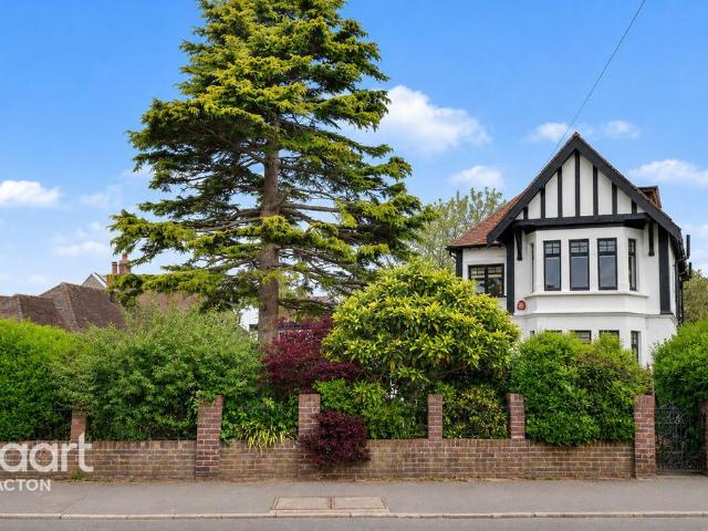 House for sale in Dale Hill, Essex
