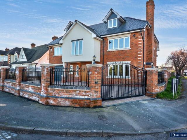 House for sale in Emerson Park, Greater London
