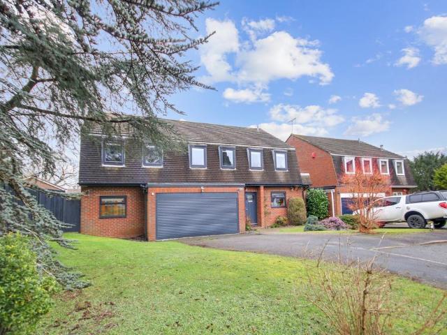 House for sale in Perryfields, West Sussex