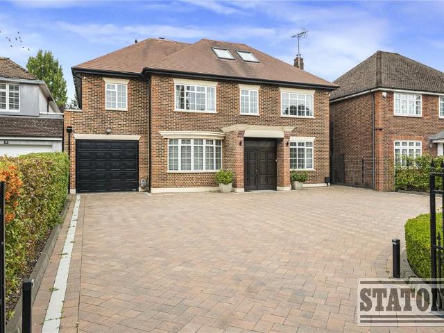 House for sale in Hadley Wood, Greater London