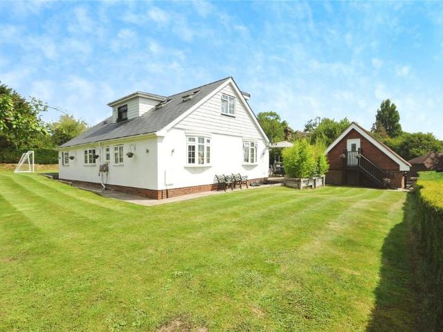 House for sale in Burwash Weald, Heathlands