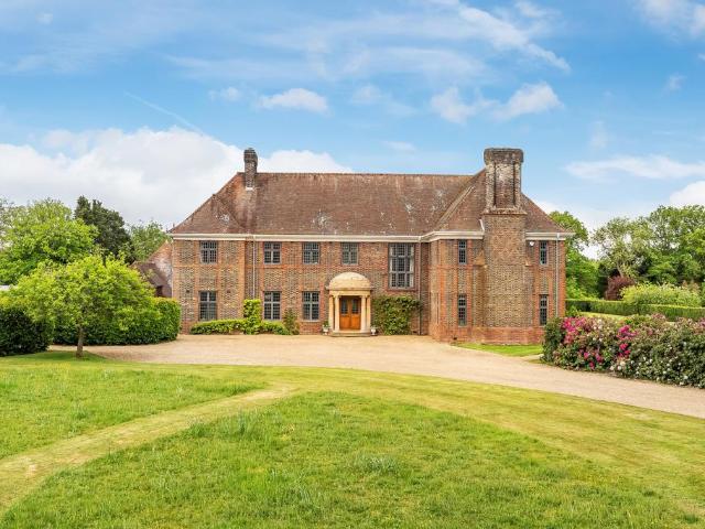 House for sale in Hillview, Surrey