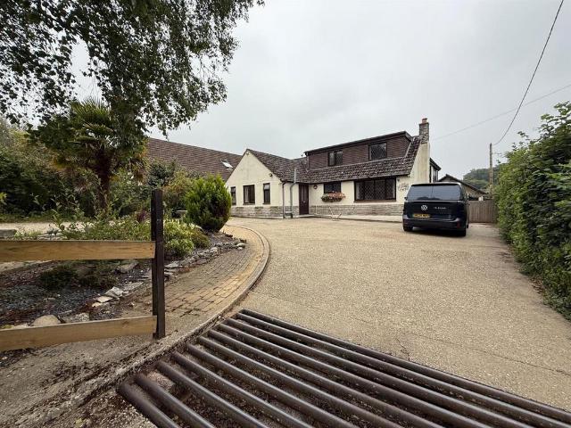 House for sale in Lytchett Matravers