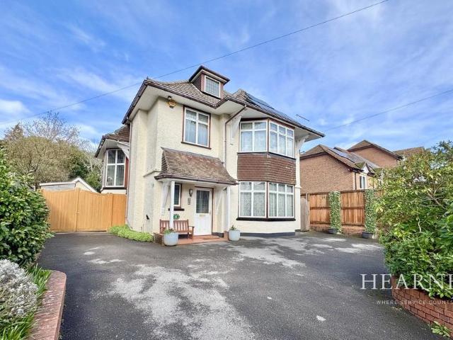 House for sale in Queens Park, Bournemouth