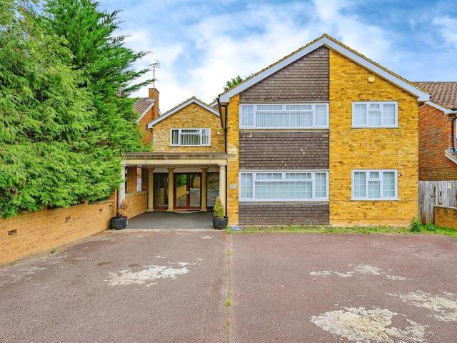 House for sale in Warden Hill, Luton