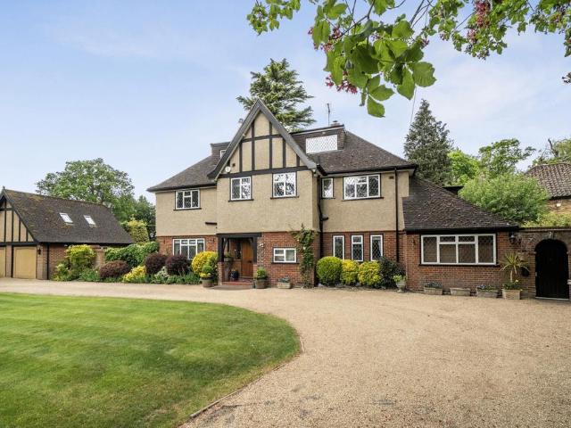 House for sale in Batchworth, Hertfordshire