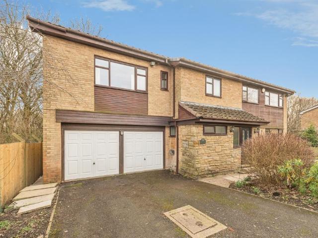 House for sale in Brookroyd, West Yorkshire
