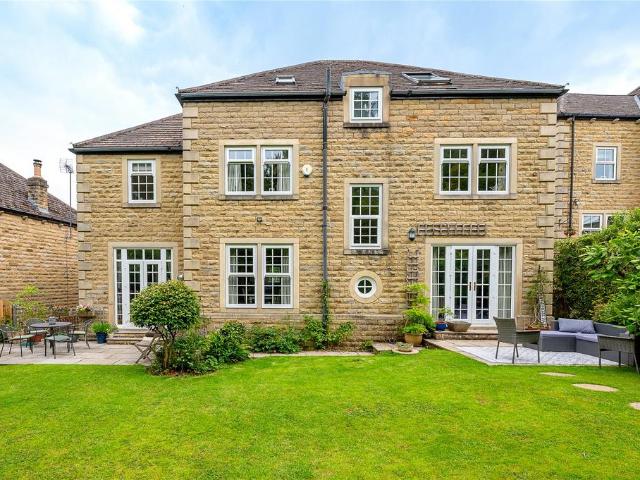 House for sale in West Breary, West Yorkshire