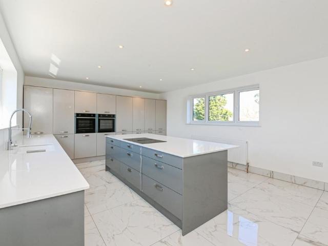 House for sale in Dale Hill, Essex
