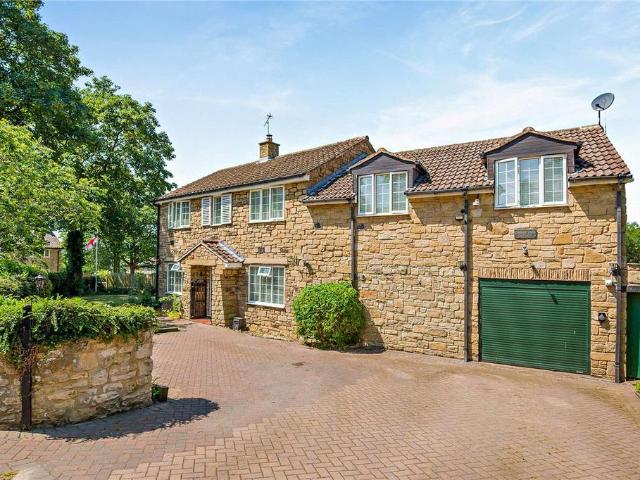 House for sale in Ledston, West Yorkshire