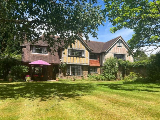 House for sale in Fole, Surrey