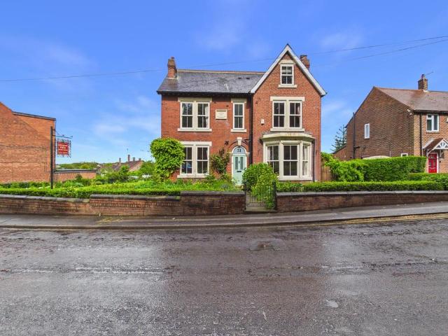 House for sale in Purston Jaglin, West Yorkshire
