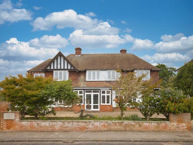 House for sale in West Cliff, Acol