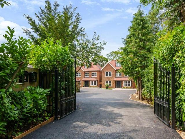 House for sale in Greater London