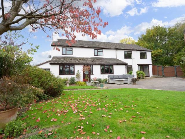 House for sale in Bromsberrow Heath, Gloucestershire