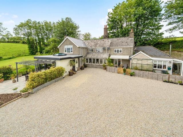 House for sale in Weir Quay, Devon