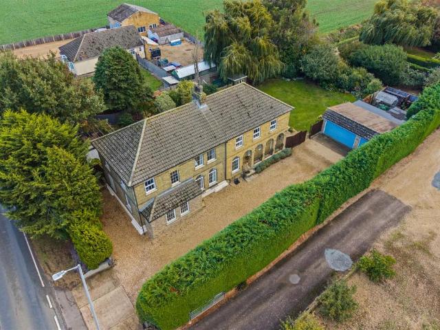 House for sale in Hop Pole, South Holland