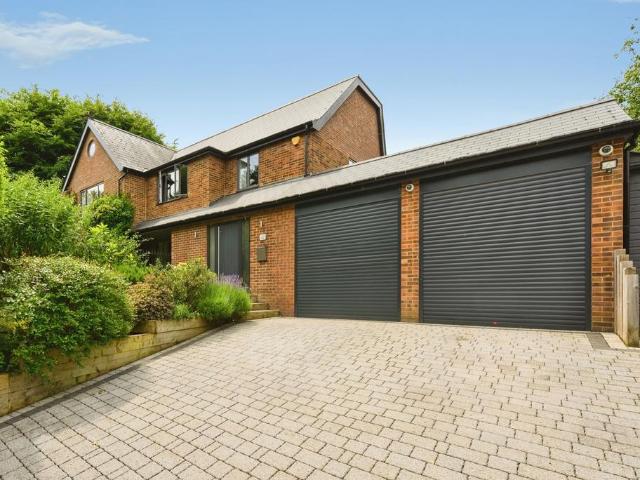 House for sale in London Borough of Croydon, Kenley