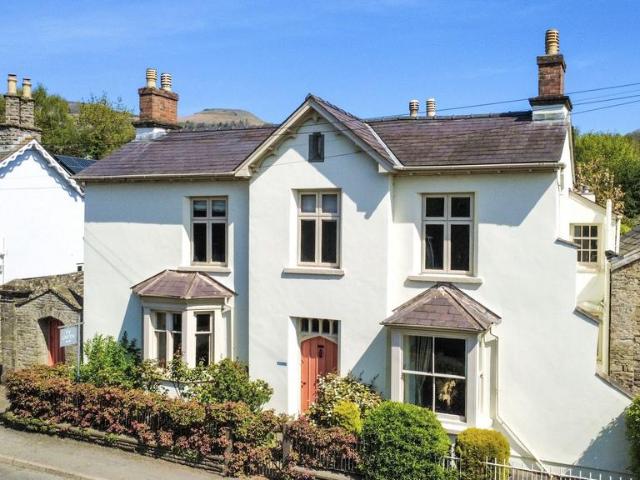 House for sale in Crickhowell