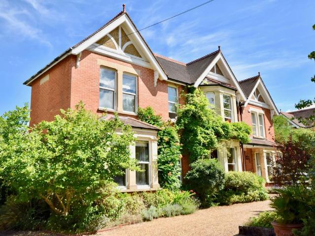 House for sale in Pachesham Park, Surrey