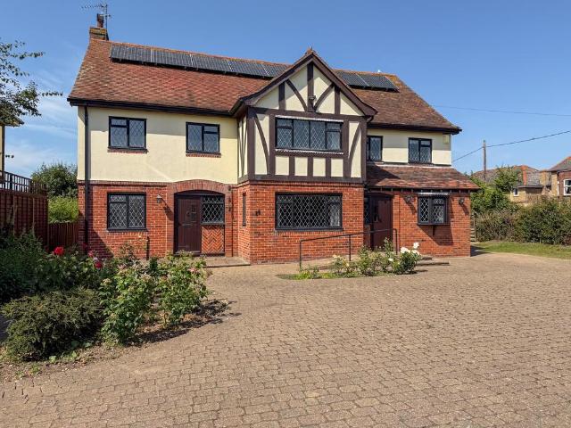 House for sale in Frinton and Walton, Dale Hill