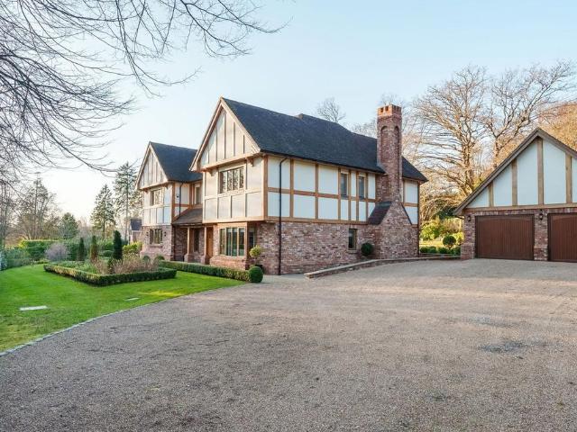 House for sale in Hillview, Surrey