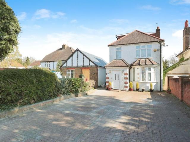 House for sale in North Watford, Hertfordshire