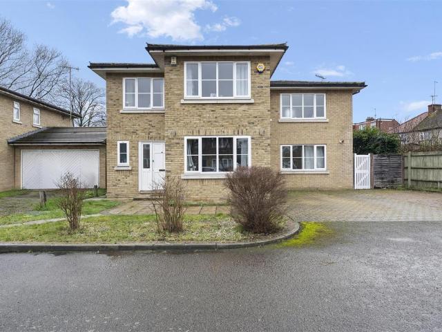 House for sale in London Borough of Hounslow, Greater London