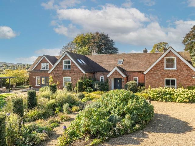 House for sale in Wilstone, Pouchen End