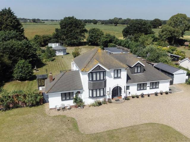 House for sale in Weeley, Dale Hill