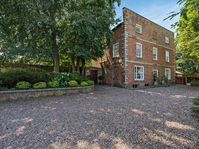 House for sale in Crewe by Farndon, Cheshire