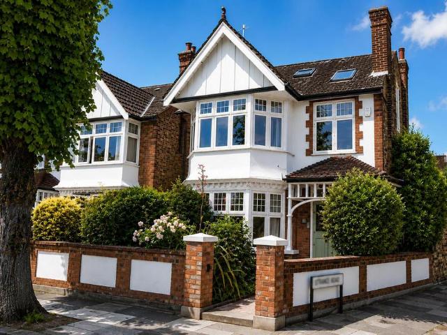 House for sale in Greater London