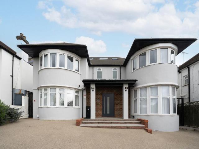 House for sale in Brondesbury, Greater London