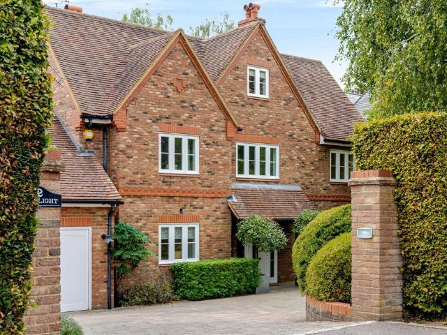 House for sale in Hall Park, Dacorum