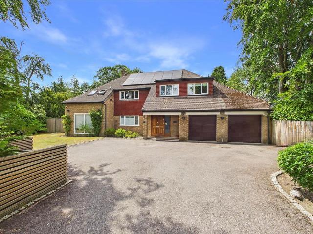 House for sale in Horsell, Woking